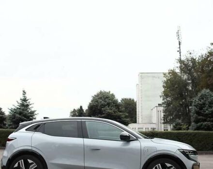 Серый Рено Megane E-Tech, объемом двигателя 0 л и пробегом 60 тыс. км за 22000 $, фото 15 на Automoto.ua