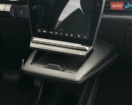 Серый Рено Megane E-Tech, объемом двигателя 0 л и пробегом 134 тыс. км за 18450 $, фото 36 на Automoto.ua
