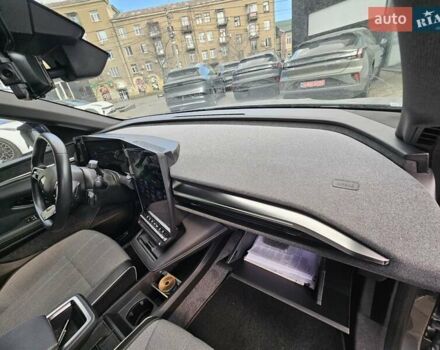 Серый Рено Megane E-Tech, объемом двигателя 0 л и пробегом 16 тыс. км за 25900 $, фото 25 на Automoto.ua