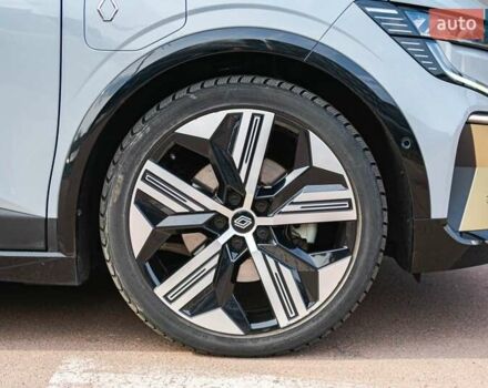 Серый Рено Megane E-Tech, объемом двигателя 0 л и пробегом 54 тыс. км за 22800 $, фото 5 на Automoto.ua