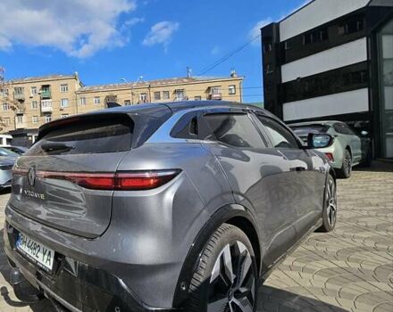 Серый Рено Megane E-Tech, объемом двигателя 0 л и пробегом 16 тыс. км за 25900 $, фото 5 на Automoto.ua