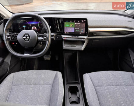 Серый Рено Megane E-Tech, объемом двигателя 0 л и пробегом 88 тыс. км за 19500 $, фото 9 на Automoto.ua