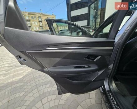 Серый Рено Megane E-Tech, объемом двигателя 0 л и пробегом 16 тыс. км за 25900 $, фото 9 на Automoto.ua