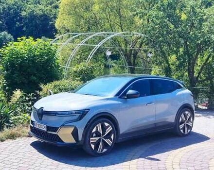 Серый Рено Megane E-Tech, объемом двигателя 0 л и пробегом 14 тыс. км за 35000 $, фото 32 на Automoto.ua