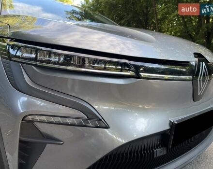 Серый Рено Megane E-Tech, объемом двигателя 0 л и пробегом 83 тыс. км за 19900 $, фото 8 на Automoto.ua
