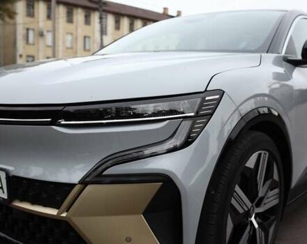 Серый Рено Megane E-Tech, объемом двигателя 0 л и пробегом 60 тыс. км за 22000 $, фото 13 на Automoto.ua