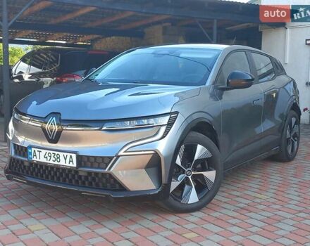 Серый Рено Megane E-Tech, объемом двигателя 0 л и пробегом 42 тыс. км за 18900 $, фото 1 на Automoto.ua
