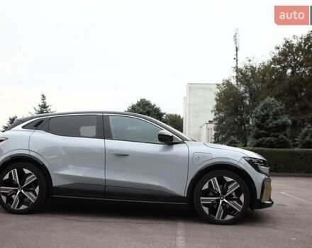 Серый Рено Megane E-Tech, объемом двигателя 0 л и пробегом 60 тыс. км за 22000 $, фото 17 на Automoto.ua