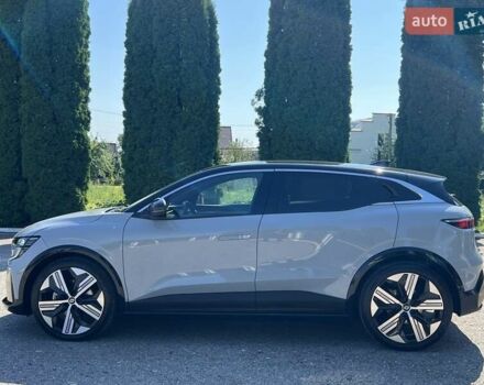 Серый Рено Megane E-Tech, объемом двигателя 0 л и пробегом 51 тыс. км за 23500 $, фото 2 на Automoto.ua