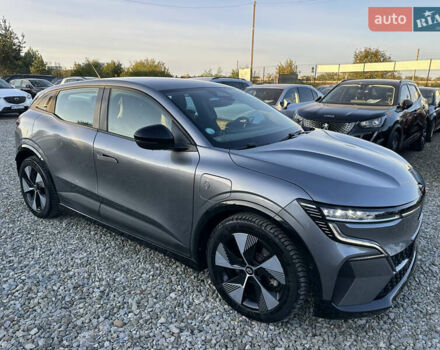 Серый Рено Megane E-Tech, объемом двигателя 0 л и пробегом 90 тыс. км за 19450 $, фото 13 на Automoto.ua