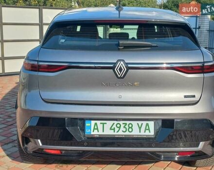 Серый Рено Megane E-Tech, объемом двигателя 0 л и пробегом 42 тыс. км за 18900 $, фото 4 на Automoto.ua