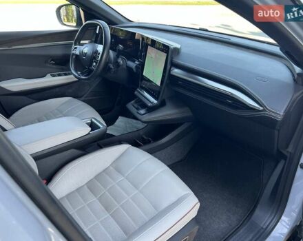 Серый Рено Megane E-Tech, объемом двигателя 0 л и пробегом 51 тыс. км за 23500 $, фото 32 на Automoto.ua