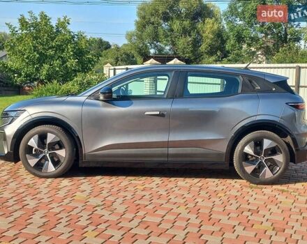 Серый Рено Megane E-Tech, объемом двигателя 0 л и пробегом 42 тыс. км за 18900 $, фото 4 на Automoto.ua