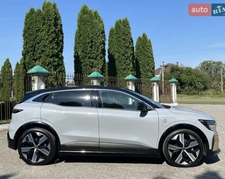 Серый Рено Megane E-Tech, объемом двигателя 0 л и пробегом 51 тыс. км за 23500 $, фото 8 на Automoto.ua