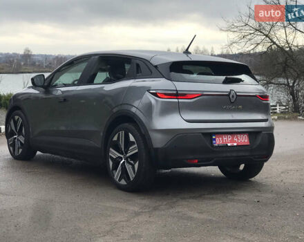 Серый Рено Megane E-Tech, объемом двигателя 0 л и пробегом 41 тыс. км за 19600 $, фото 6 на Automoto.ua