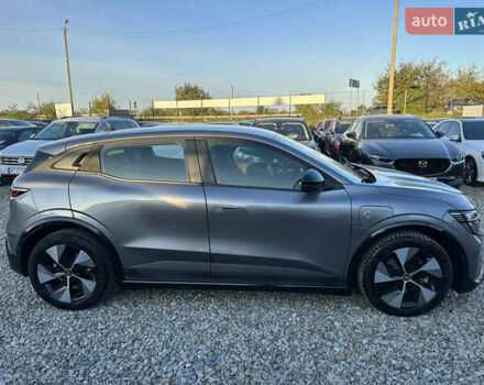 Серый Рено Megane E-Tech, объемом двигателя 0 л и пробегом 90 тыс. км за 19450 $, фото 12 на Automoto.ua