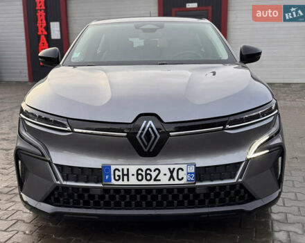 Серый Рено Megane E-Tech, объемом двигателя 0 л и пробегом 88 тыс. км за 19500 $, фото 5 на Automoto.ua