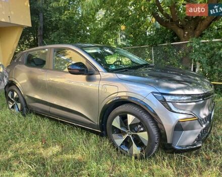Серый Рено Megane E-Tech, объемом двигателя 0 л и пробегом 42 тыс. км за 18900 $, фото 1 на Automoto.ua