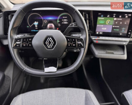 Серый Рено Megane E-Tech, объемом двигателя 0 л и пробегом 88 тыс. км за 19500 $, фото 10 на Automoto.ua