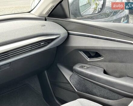 Серый Рено Megane E-Tech, объемом двигателя 0 л и пробегом 134 тыс. км за 18450 $, фото 17 на Automoto.ua