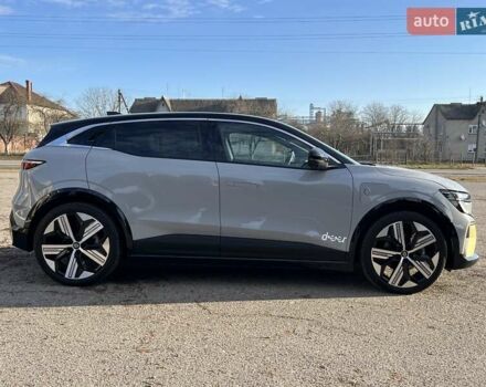 Серый Рено Megane E-Tech, объемом двигателя 0 л и пробегом 5 тыс. км за 23150 $, фото 9 на Automoto.ua