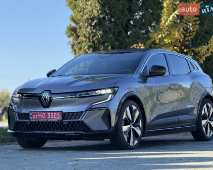 Серый Рено Megane E-Tech, объемом двигателя 0 л и пробегом 100 тыс. км за 22300 $, фото 3 на Automoto.ua