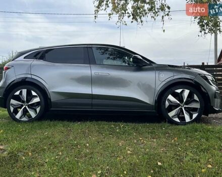 Серый Рено Megane E-Tech, объемом двигателя 0 л и пробегом 65 тыс. км за 23500 $, фото 2 на Automoto.ua