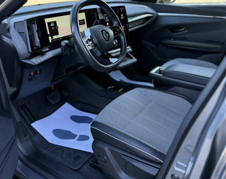 Серый Рено Megane E-Tech, объемом двигателя 0 л и пробегом 100 тыс. км за 22300 $, фото 69 на Automoto.ua