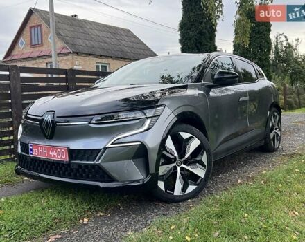 Серый Рено Megane E-Tech, объемом двигателя 0 л и пробегом 65 тыс. км за 23500 $, фото 7 на Automoto.ua