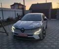 Серый Рено Megane E-Tech, объемом двигателя 0 л и пробегом 32 тыс. км за 18400 $, фото 1 на Automoto.ua