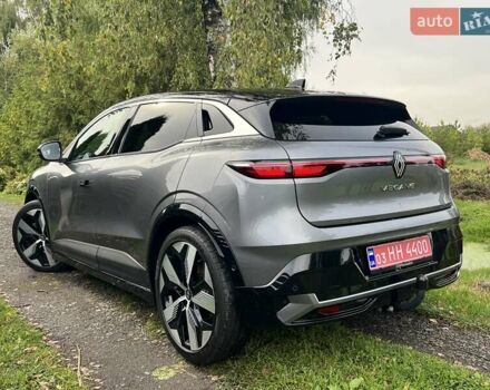 Серый Рено Megane E-Tech, объемом двигателя 0 л и пробегом 65 тыс. км за 23500 $, фото 5 на Automoto.ua