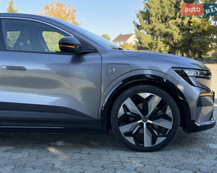 Серый Рено Megane E-Tech, объемом двигателя 0 л и пробегом 100 тыс. км за 22300 $, фото 16 на Automoto.ua