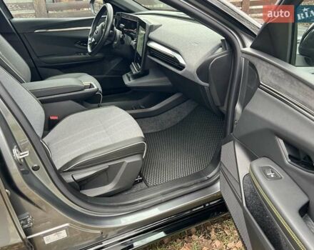 Серый Рено Megane E-Tech, объемом двигателя 0 л и пробегом 33 тыс. км за 23450 $, фото 28 на Automoto.ua