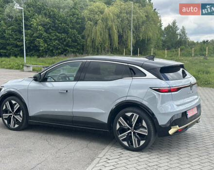 Серый Рено Megane E-Tech, объемом двигателя 0 л и пробегом 43 тыс. км за 23500 $, фото 4 на Automoto.ua