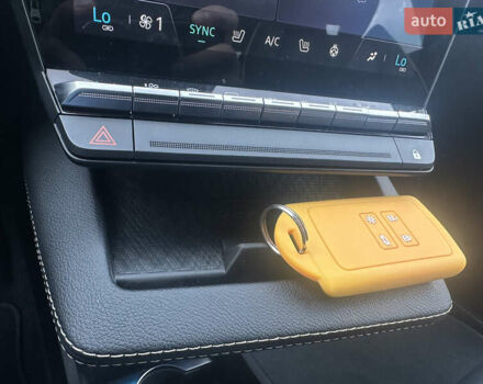 Серый Рено Megane E-Tech, объемом двигателя 0 л и пробегом 43 тыс. км за 23500 $, фото 23 на Automoto.ua