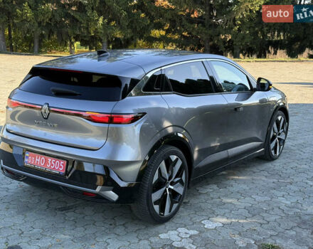 Серый Рено Megane E-Tech, объемом двигателя 0 л и пробегом 100 тыс. км за 22300 $, фото 22 на Automoto.ua