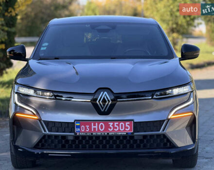 Серый Рено Megane E-Tech, объемом двигателя 0 л и пробегом 100 тыс. км за 22300 $, фото 9 на Automoto.ua