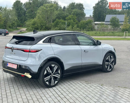 Серый Рено Megane E-Tech, объемом двигателя 0 л и пробегом 43 тыс. км за 23500 $, фото 6 на Automoto.ua