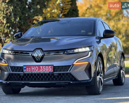 Серый Рено Megane E-Tech, объемом двигателя 0 л и пробегом 100 тыс. км за 22300 $, фото 6 на Automoto.ua