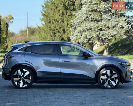 Серый Рено Megane E-Tech, объемом двигателя 0 л и пробегом 100 тыс. км за 22300 $, фото 19 на Automoto.ua