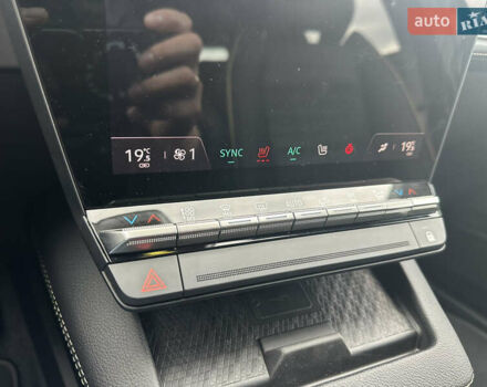 Серый Рено Megane E-Tech, объемом двигателя 0 л и пробегом 43 тыс. км за 23500 $, фото 22 на Automoto.ua
