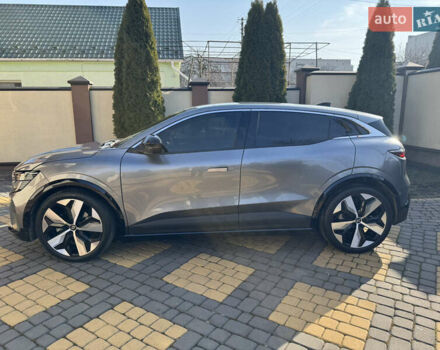 Серый Рено Megane E-Tech, объемом двигателя 0 л и пробегом 43 тыс. км за 23500 $, фото 2 на Automoto.ua