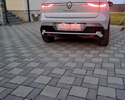 Серый Рено Megane E-Tech, объемом двигателя 0 л и пробегом 32 тыс. км за 18400 $, фото 7 на Automoto.ua