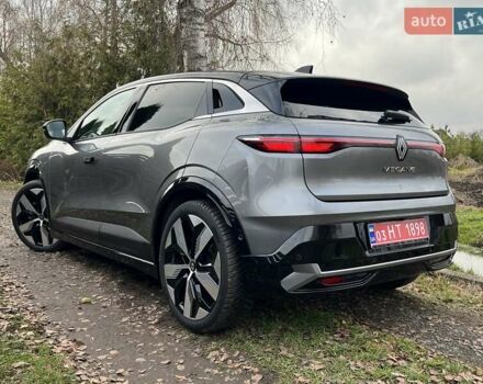 Серый Рено Megane E-Tech, объемом двигателя 0 л и пробегом 33 тыс. км за 23450 $, фото 5 на Automoto.ua