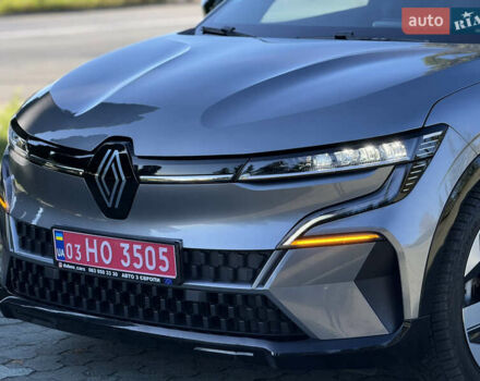 Серый Рено Megane E-Tech, объемом двигателя 0 л и пробегом 100 тыс. км за 22300 $, фото 12 на Automoto.ua