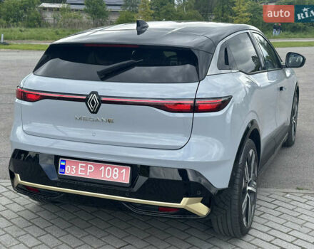 Серый Рено Megane E-Tech, объемом двигателя 0 л и пробегом 43 тыс. км за 23700 $, фото 7 на Automoto.ua