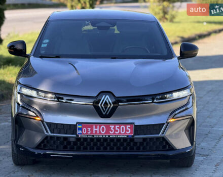 Серый Рено Megane E-Tech, объемом двигателя 0 л и пробегом 100 тыс. км за 22300 $, фото 10 на Automoto.ua