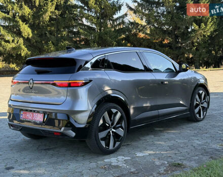 Серый Рено Megane E-Tech, объемом двигателя 0 л и пробегом 100 тыс. км за 22300 $, фото 26 на Automoto.ua