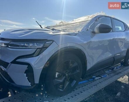 Серый Рено Megane E-Tech, объемом двигателя 0 л и пробегом 10 тыс. км за 11750 $, фото 2 на Automoto.ua