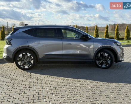 Серый Рено Megane E-Tech, объемом двигателя 0 л и пробегом 4 тыс. км за 31000 $, фото 7 на Automoto.ua